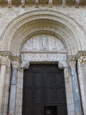 Tympan de la porte Miégeville (XIIe) 