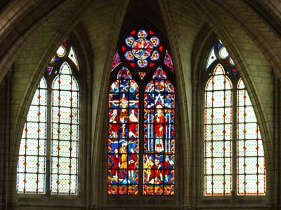 Vitrail restauré cathédrale de Meaux